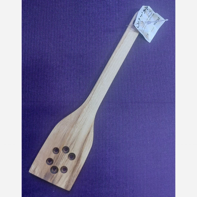 کفگیر چوبی برگردان